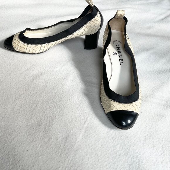 Vintage Chanel 2in heels pumps white Snakeskin black Patent Leather37.5US6.5logo - Picture 1 of 8